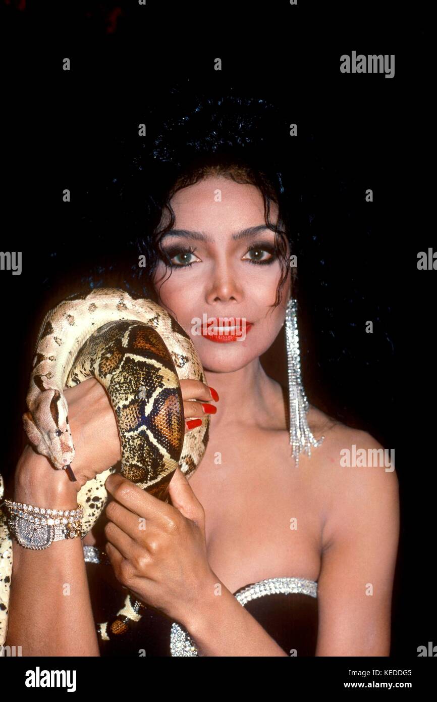 LATOYA JACKSON & HUGE SNAKE PHOTO - 16X20 INCH PRINTED - SIGNED BY  PHOTOGRAPHER