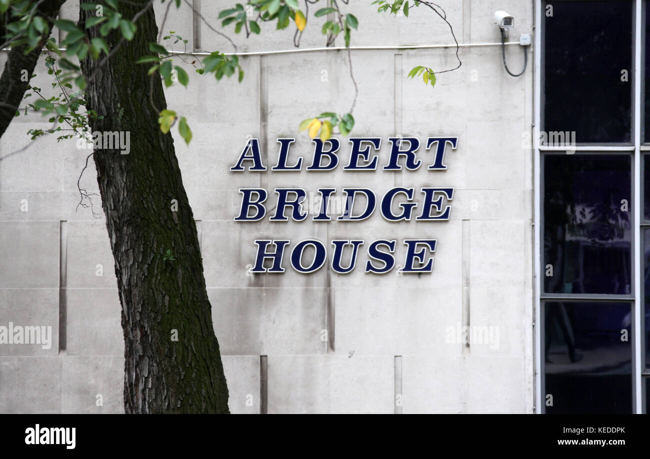 Albert Bridge House Stock Photo Alamy