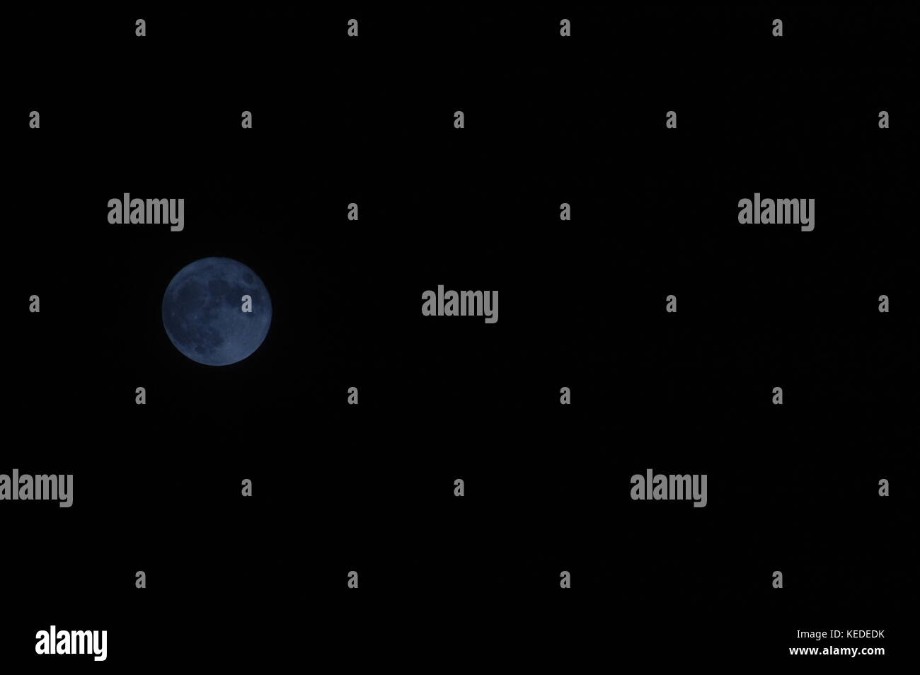 Full lunar eclipse hires stock photography and images Alamy