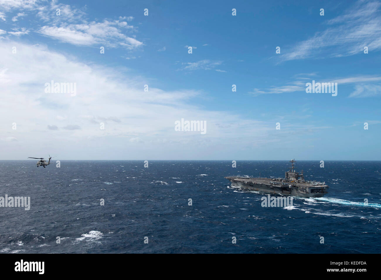 The aircraft carrier USS Harry S. Truman (CVN 75) transits the Atlantic Stock Photo