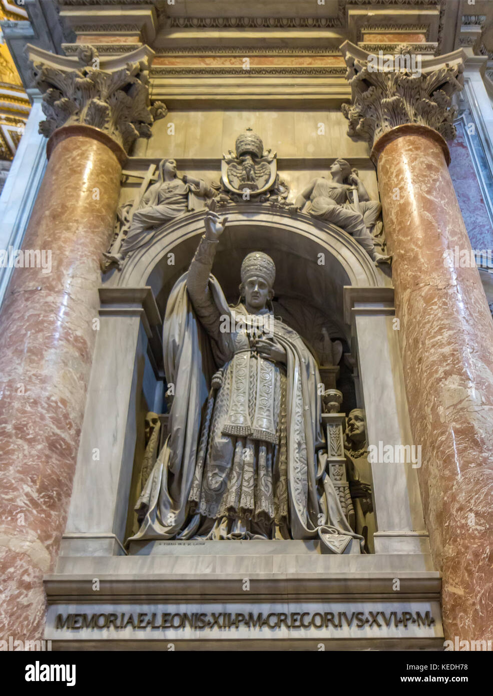 Statue Of A Pope, Basilica Of St. Peter, Vatican City Stock Photo - Alamy