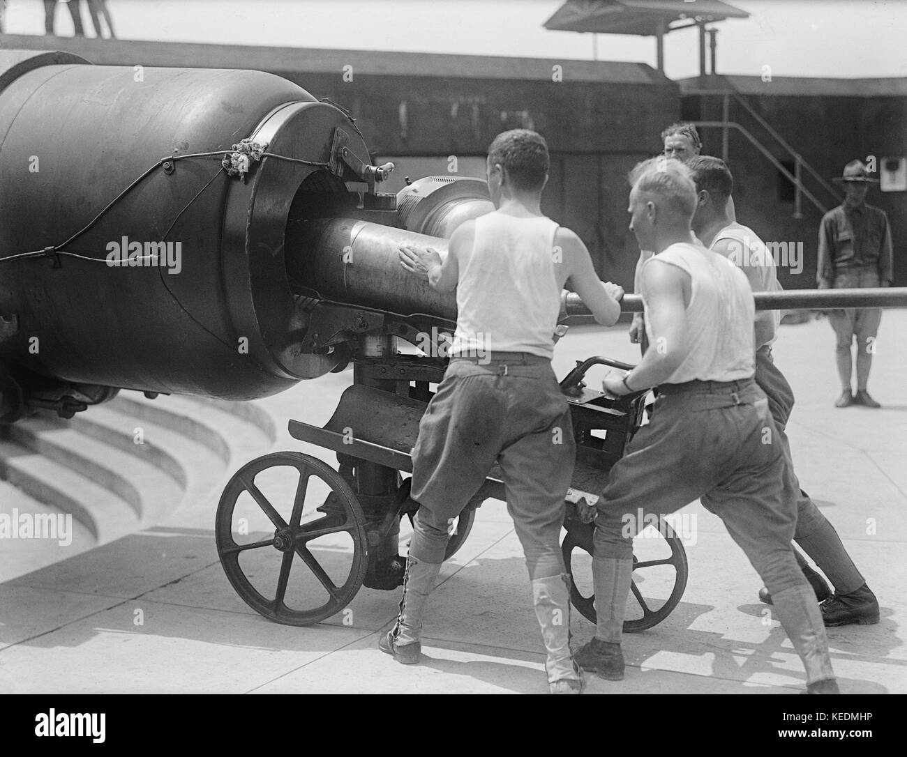 Loading ammunition hi-res stock photography and images - Alamy