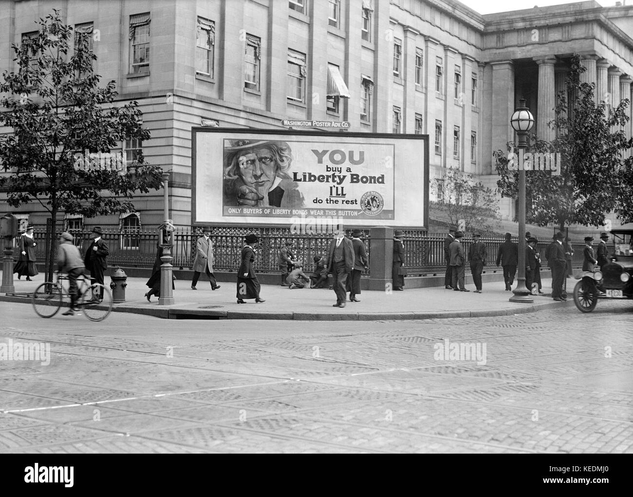Liberty Bond Billboard in Support of Raising Funds for World War I, Washington DC, USA, Harris & Ewing, 1917 Stock Photo