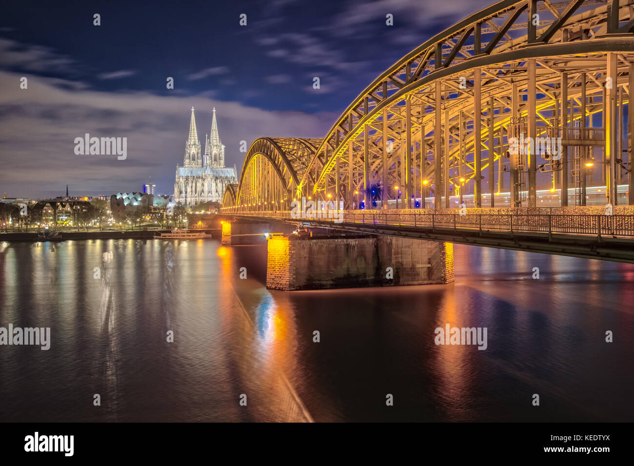 Cologne city skyline at night in Cologne, Germany Stock Photo - Alamy