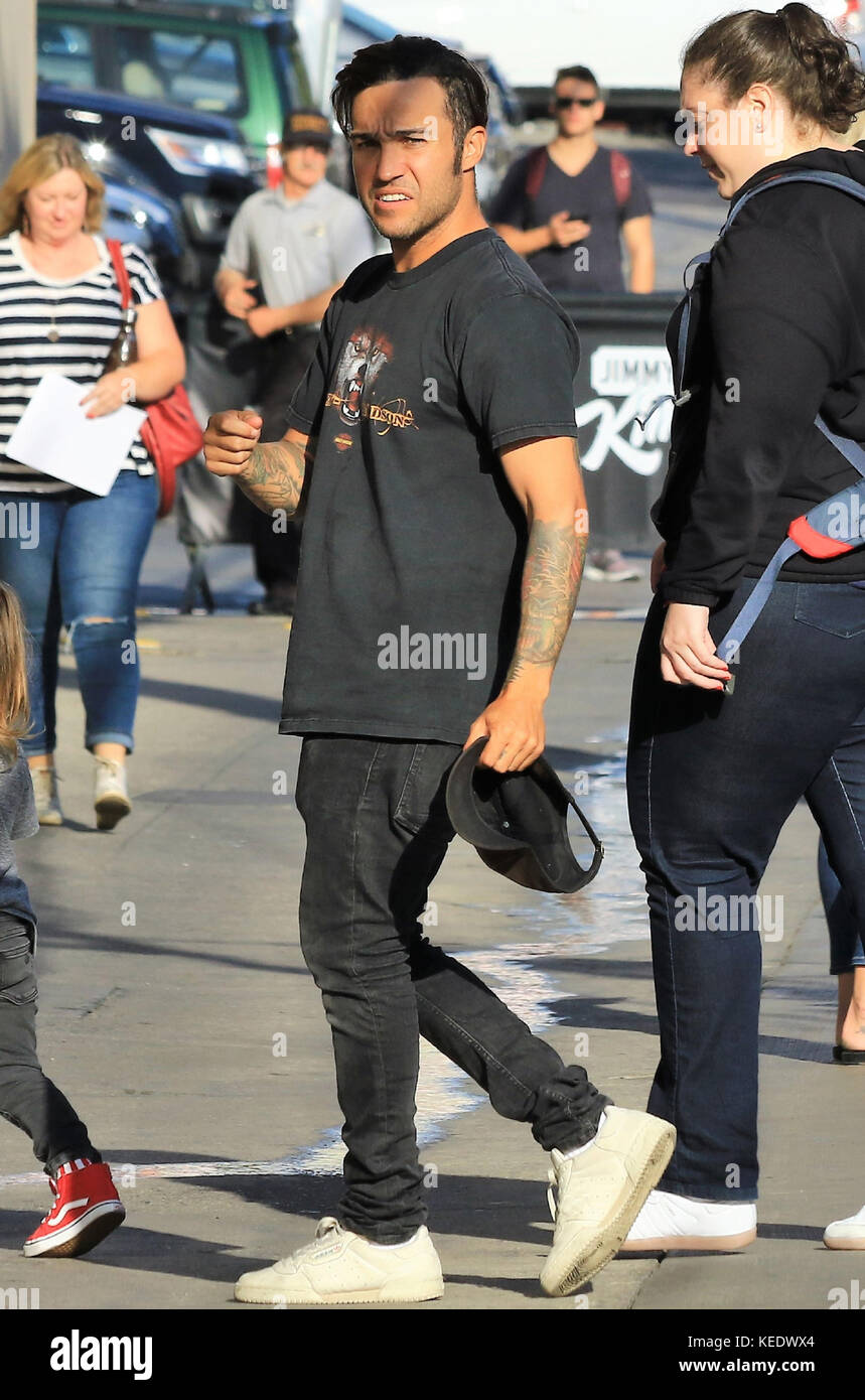 Celebrities outside the 'Jimmy Kimmel Live!' studios Featuring: Pete Wentz  Where: Los Angeles, California, United States When: 18 Sep 2017 Credit:  WENN.com Stock Photo - Alamy