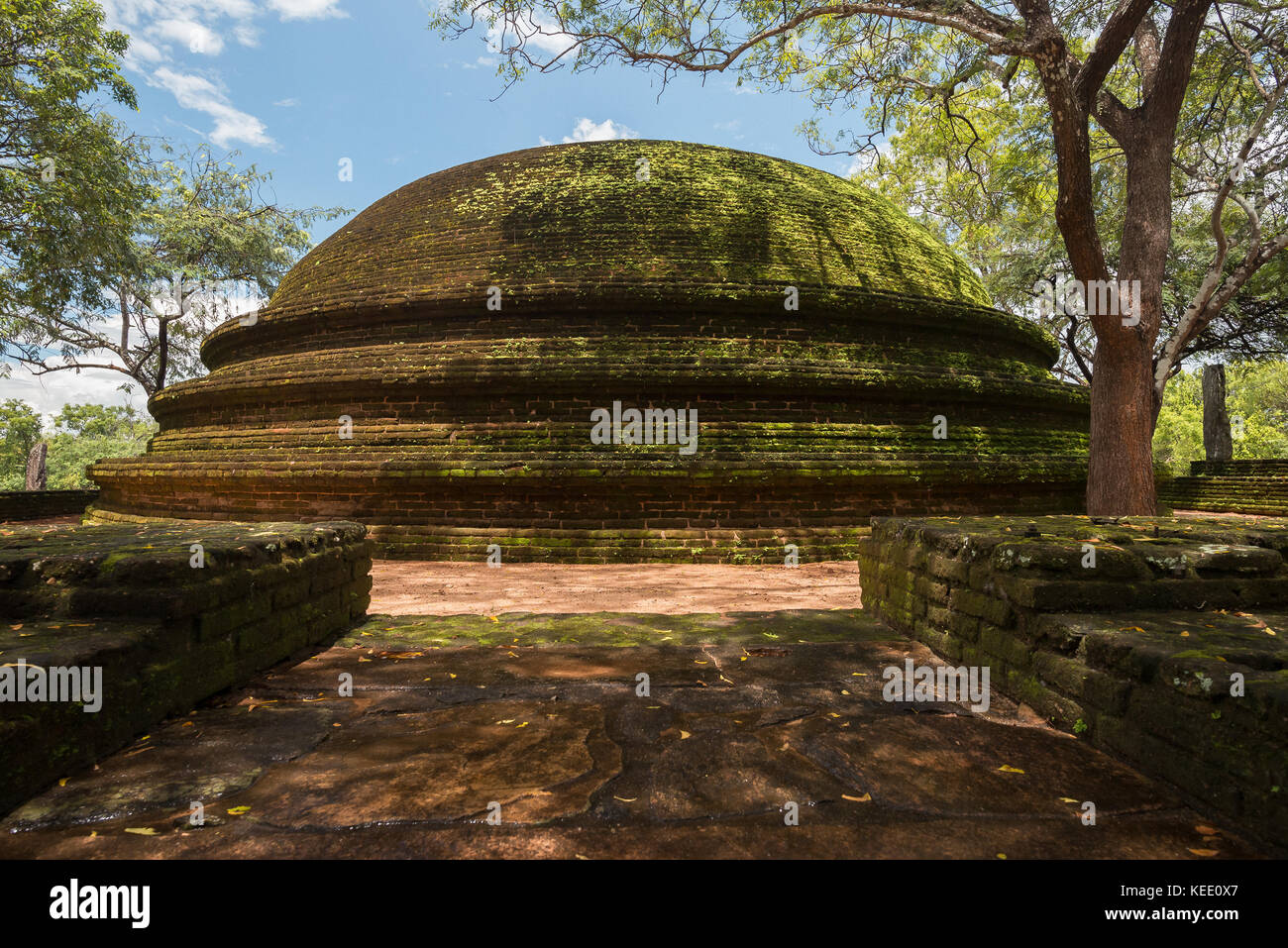 Ruins old stone temple hi-res stock photography and images - Alamy