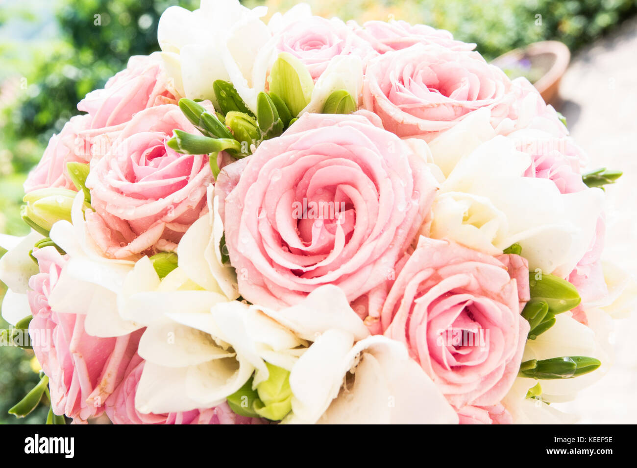 Wedding bouquets with beautiful roses Stock Photo - Alamy