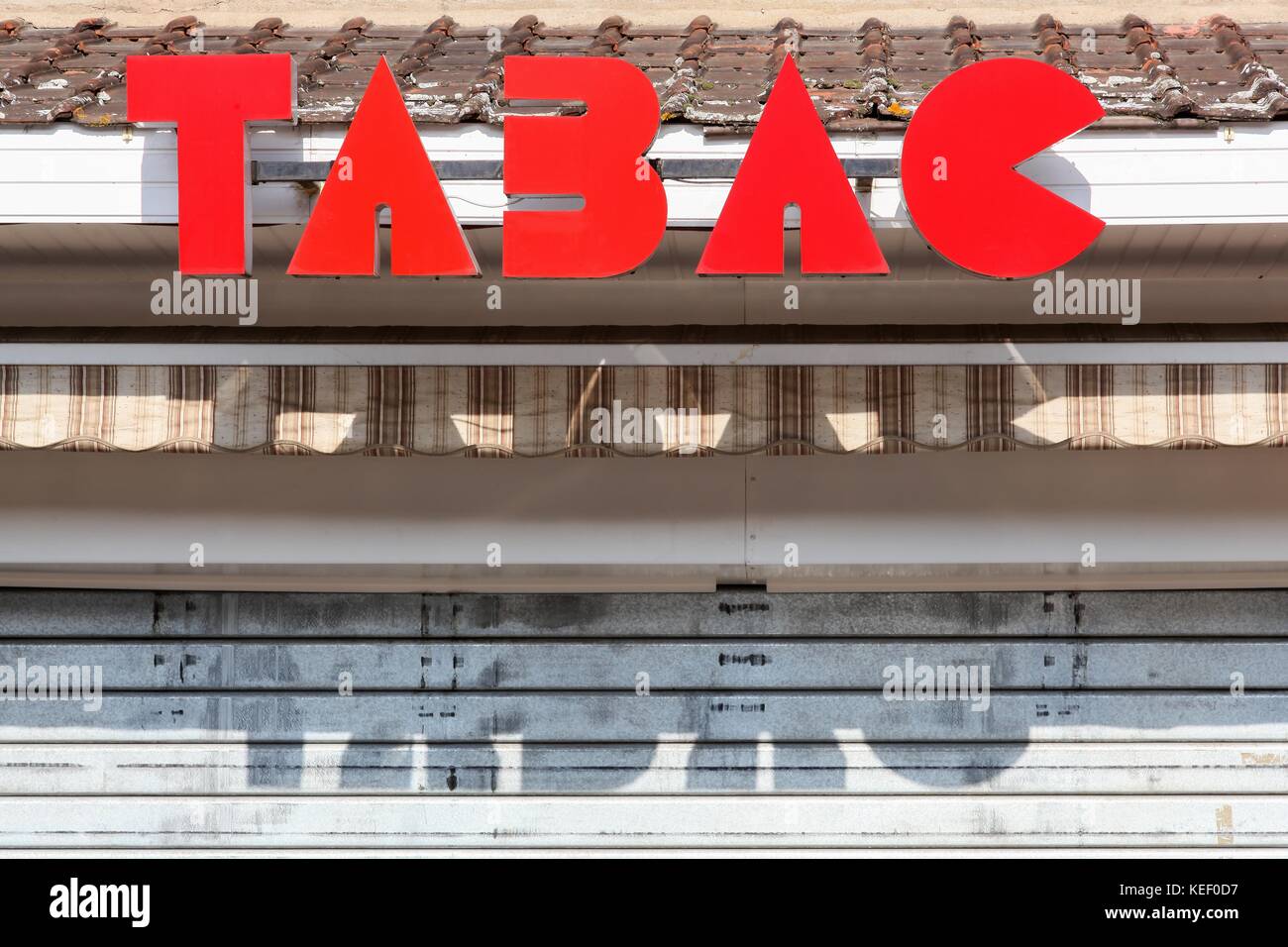 Tobacco shop in France Stock Photo Alamy