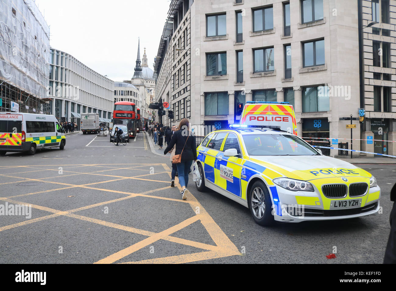 London, UK. 20th Oct, 2017. City of London Police have cordoned the area around  Ludgate Circus,   after a pedestrian was  hit and killed by a van near the junction of Fleet Street and New Bridge Street. The area which has  been notorious for previous deaths because of its large junctions and lack of pedestrian crossings. Credit: amer ghazzal/Alamy Live News Stock Photo
