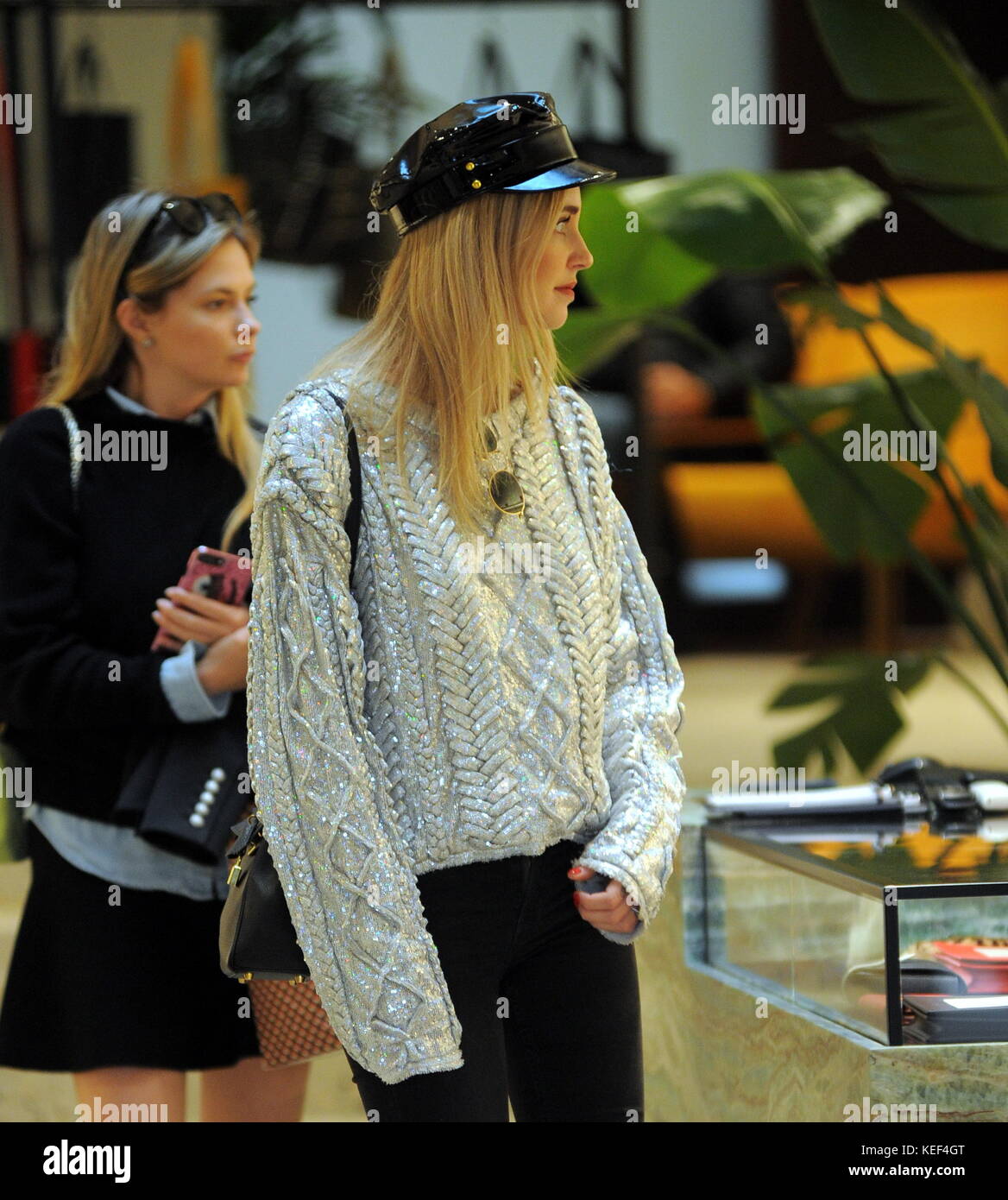 Milan, Chiara Ferragni shopping in the center with friends The famous