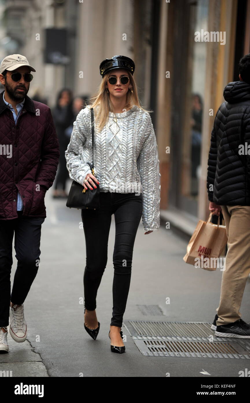 Milan, Chiara Ferragni shopping in the center with friends The famous  fashion blogger CHIARA FERRAGNI, FEDEZ girlfriend, who rumors get pregnant,  arrives in the center and after having breakfast from MARCHESI enters