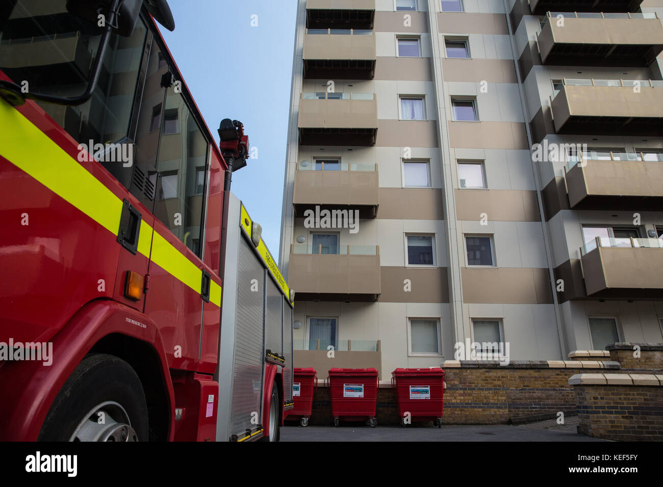 Slough, UK. 20th Oct, 2017. A fire engine and crew are keeping a 24-hour watch on privately-owned Nova House at an estimated cost to the taxpayer of £2,000 per day after post-Grenfell fire brigade and council investigations revealed unsafe cladding and multiple fire safety faults. Credit: Mark Kerrison/Alamy Live News Stock Photo