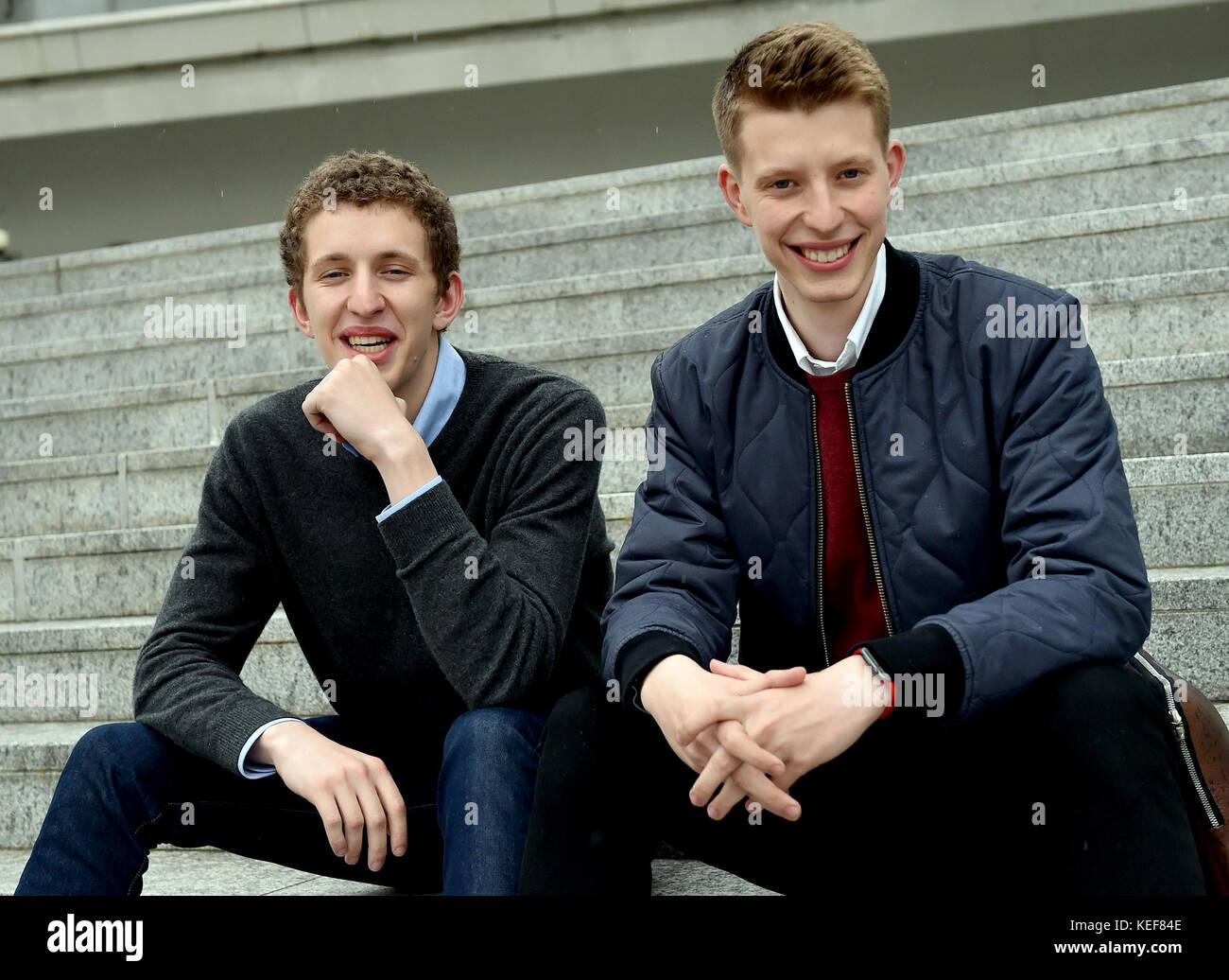 Berlin, Germany. 20th Oct, 2017. Brothers Maxim (r) and Raphael Nitsche  pictured in Berlin, Germany, 20 October 2017. The brothers have sold their  math app for school pupils "Math 42" to US