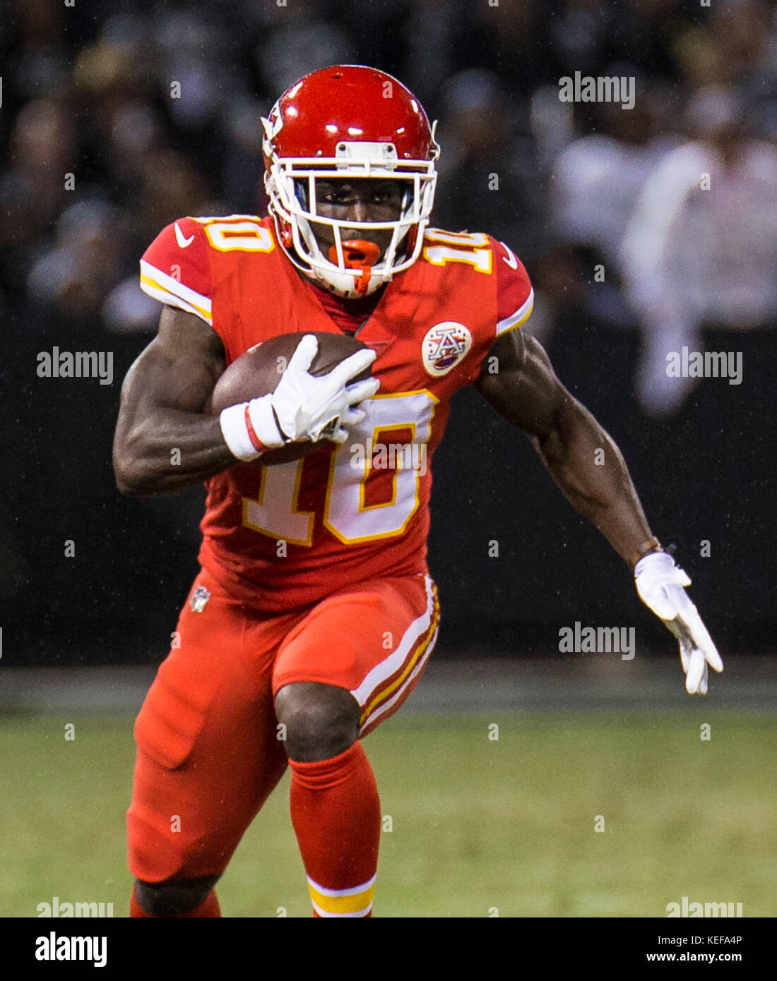 Oct 19 2017 Oakland Ca U S A Chiefs Wide Receiver Tyreek Hill 10 Stock Photo Alamy