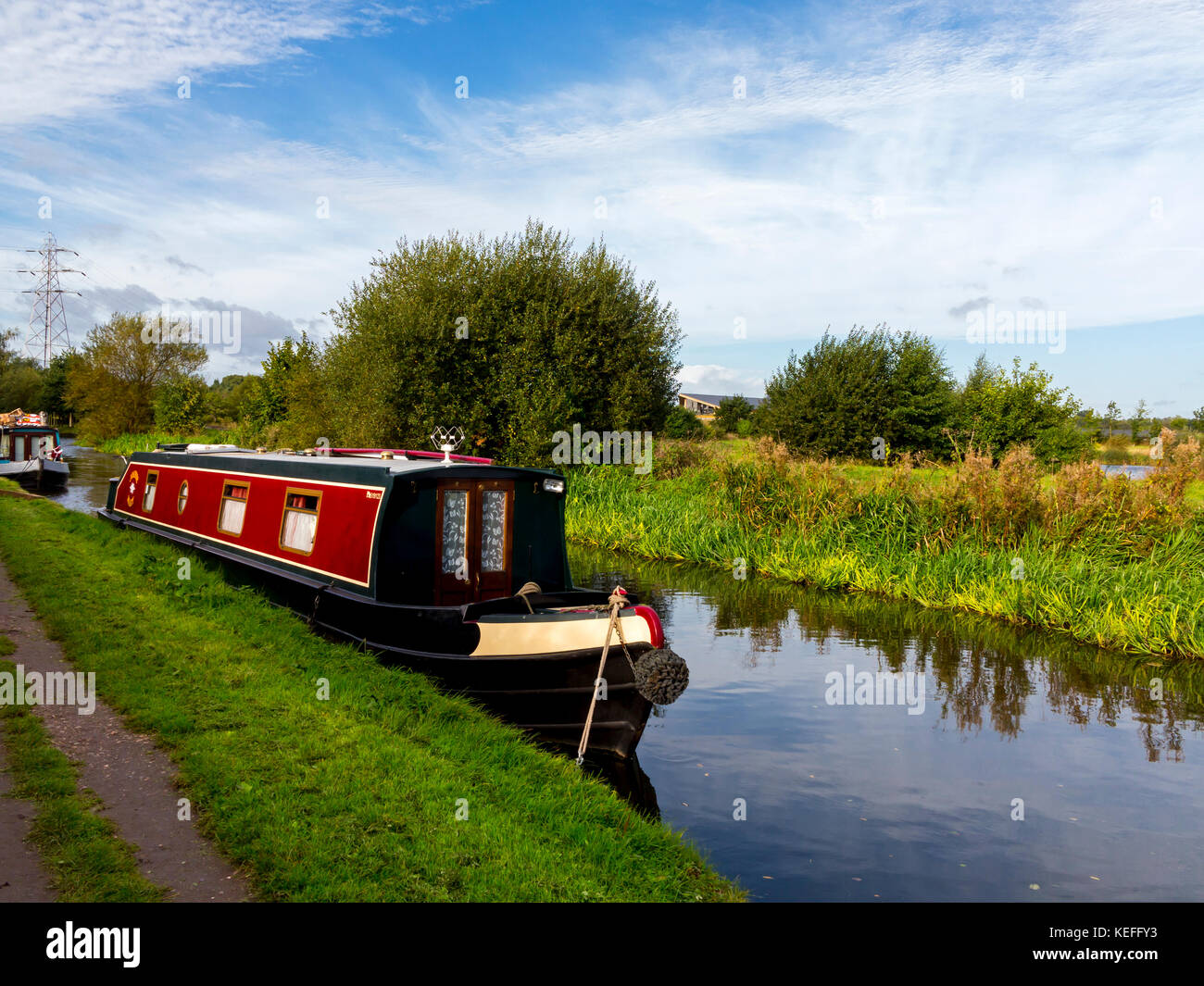 Narrow boat boats holiday holidays hi-res stock photography and images ...