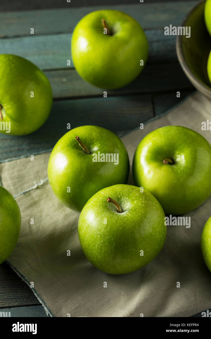 Organic granny smith hi-res stock photography and images - Alamy