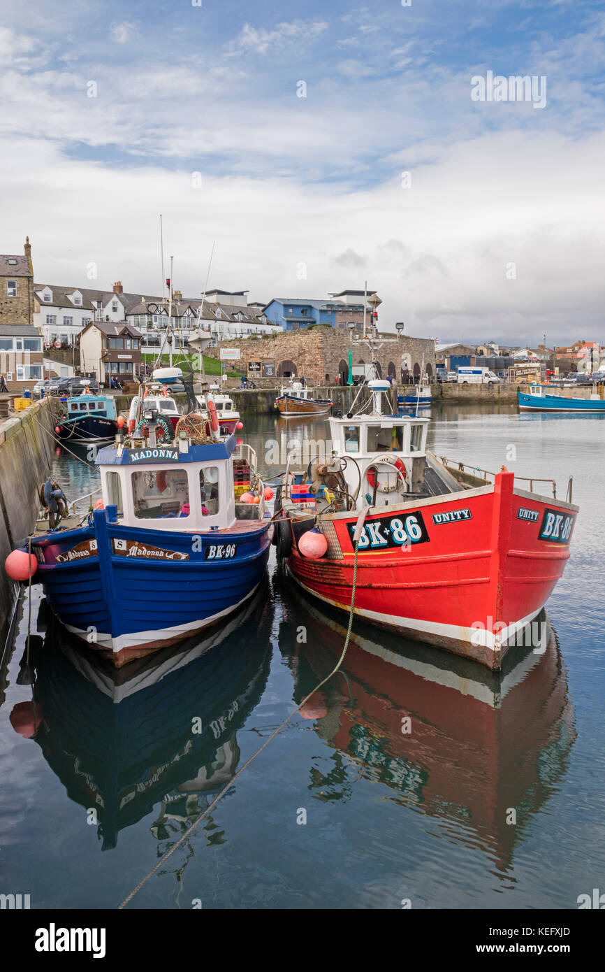 Fishing boats in Seahouses harbour on the Northumbrian coast ...