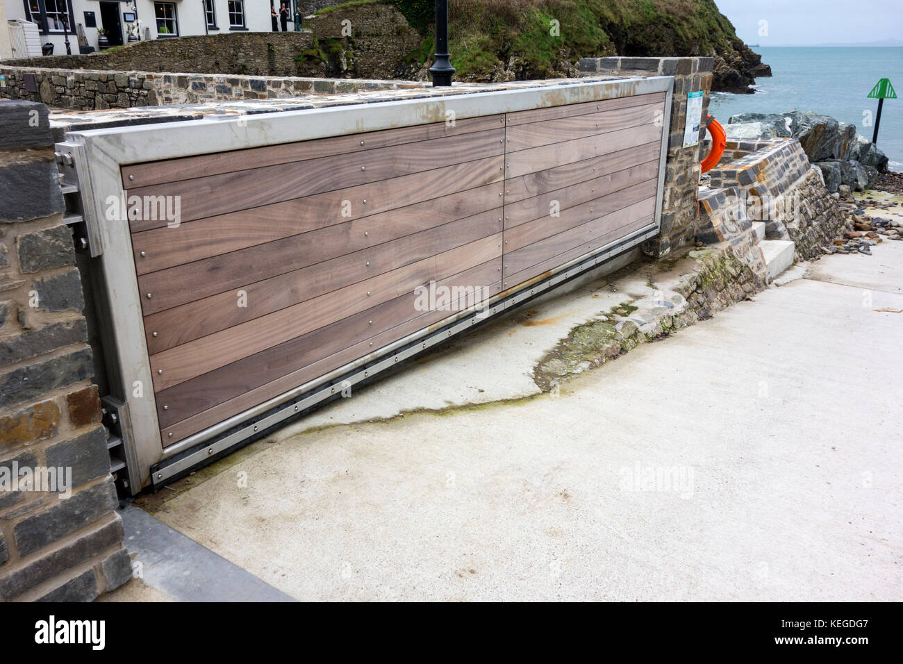 The new coastal defence high tide / flood barrier in Little Haven Pembroke Stock Photo