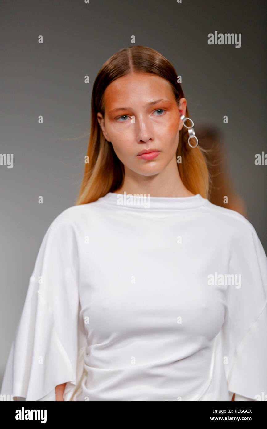 German designer Paula Knorr fashion designer new collection