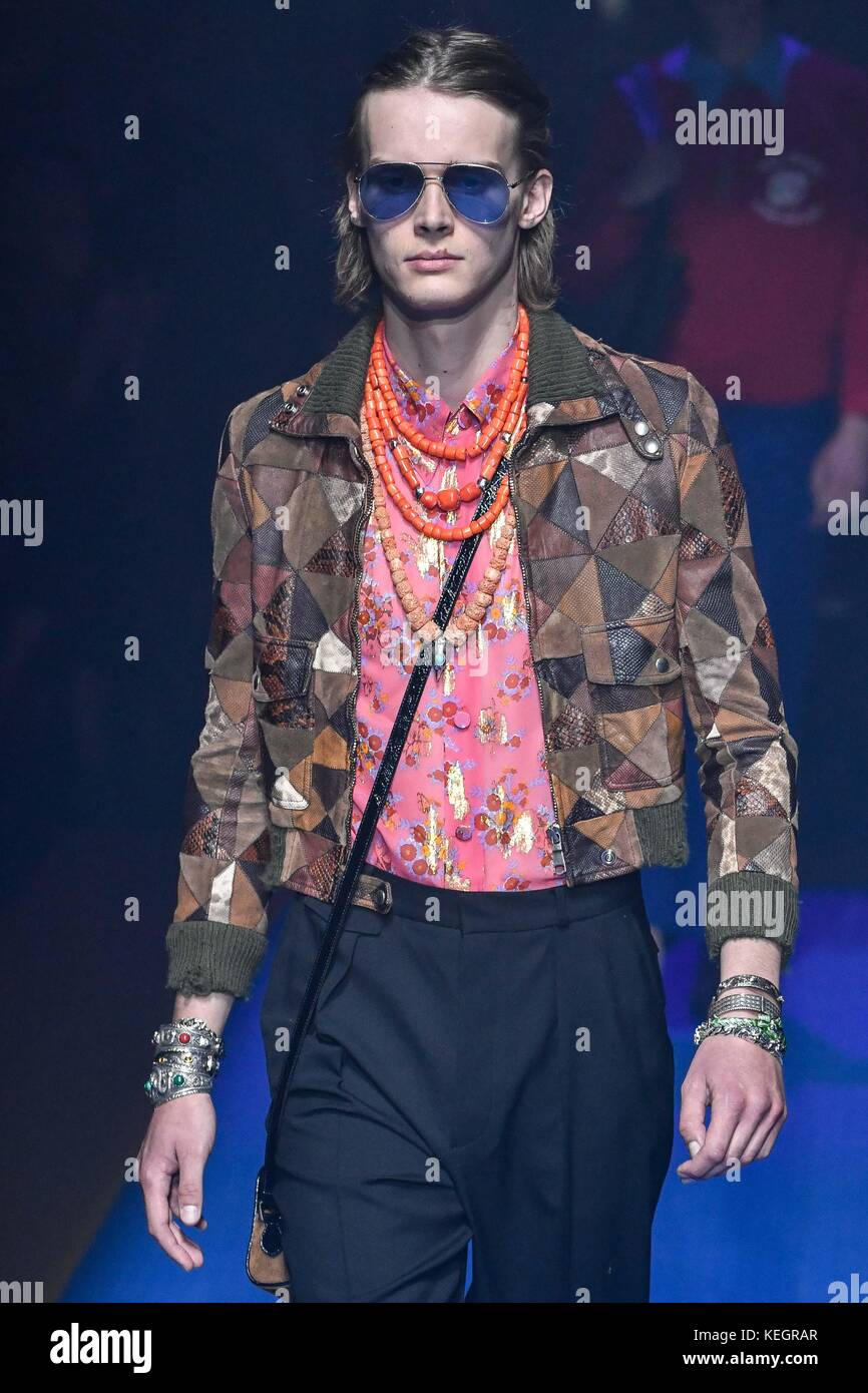 Milan Fashion Week Spring/Summer 2018 - Gucci - Catwalk Featuring: Model  Where: Milan, Italy When: 20 Sep 2017 Credit: IPA/WENN.com **Only available  for publication in UK, USA, Germany, Austria, Switzerland** Stock Photo -  Alamy