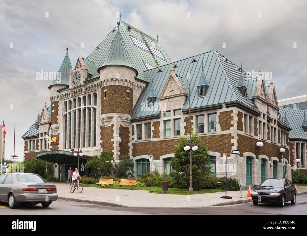 Quebec city railroad station via rail hi-res stock photography and ...