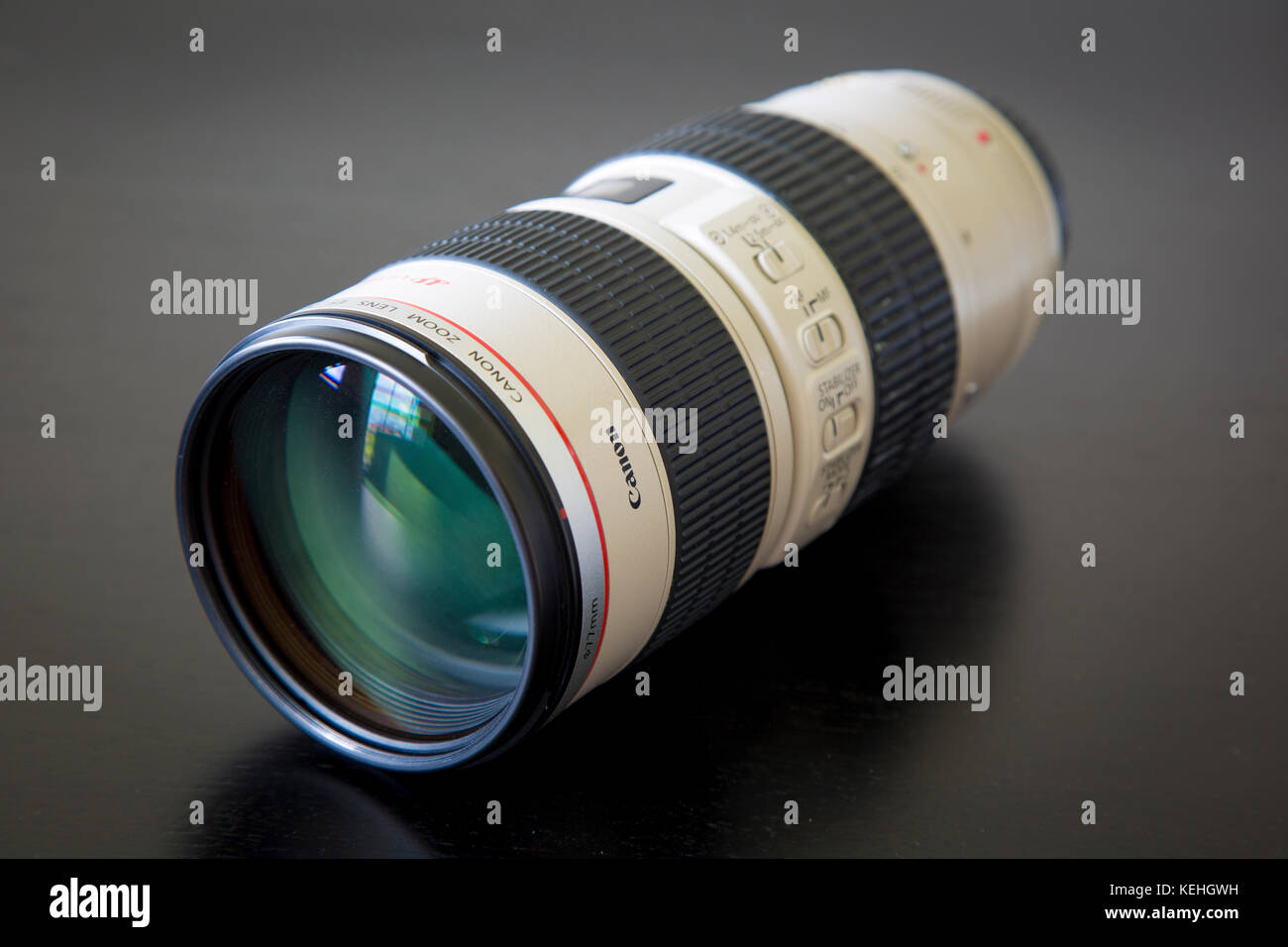 Photographer long canon telephoto lens fotografías e imágenes de alta  resolución - Alamy