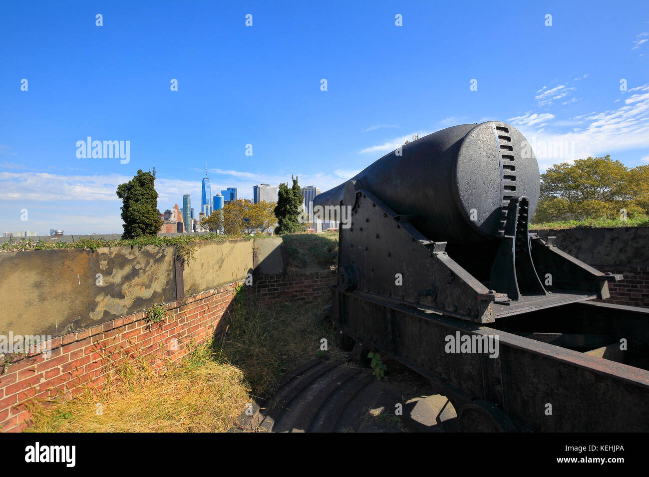 Rodman guns and Manhattan skyline at ford Jay,Governors Island, New