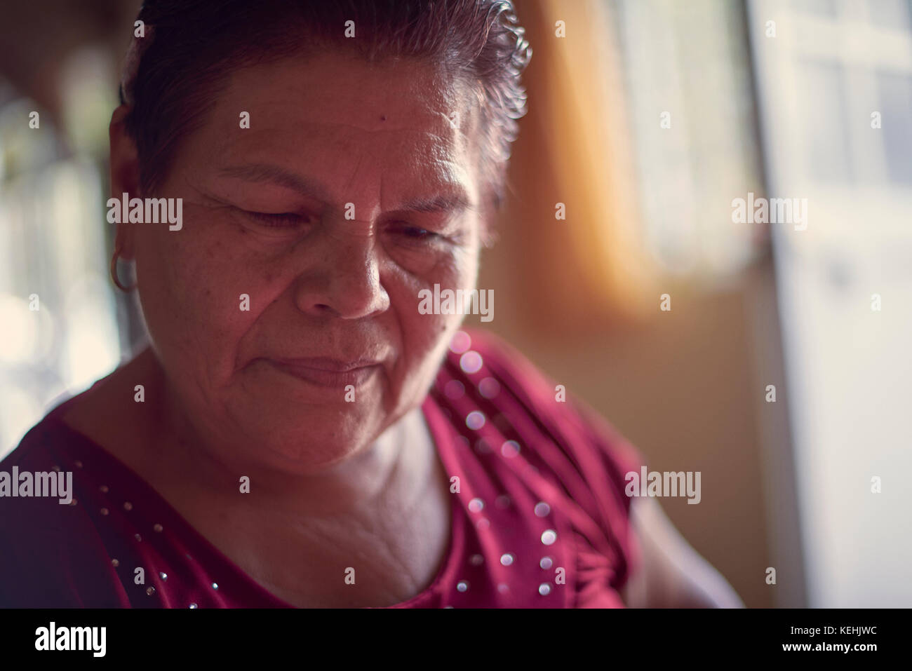 Hispanic senior women sitting hi-res stock photography and images - Alamy