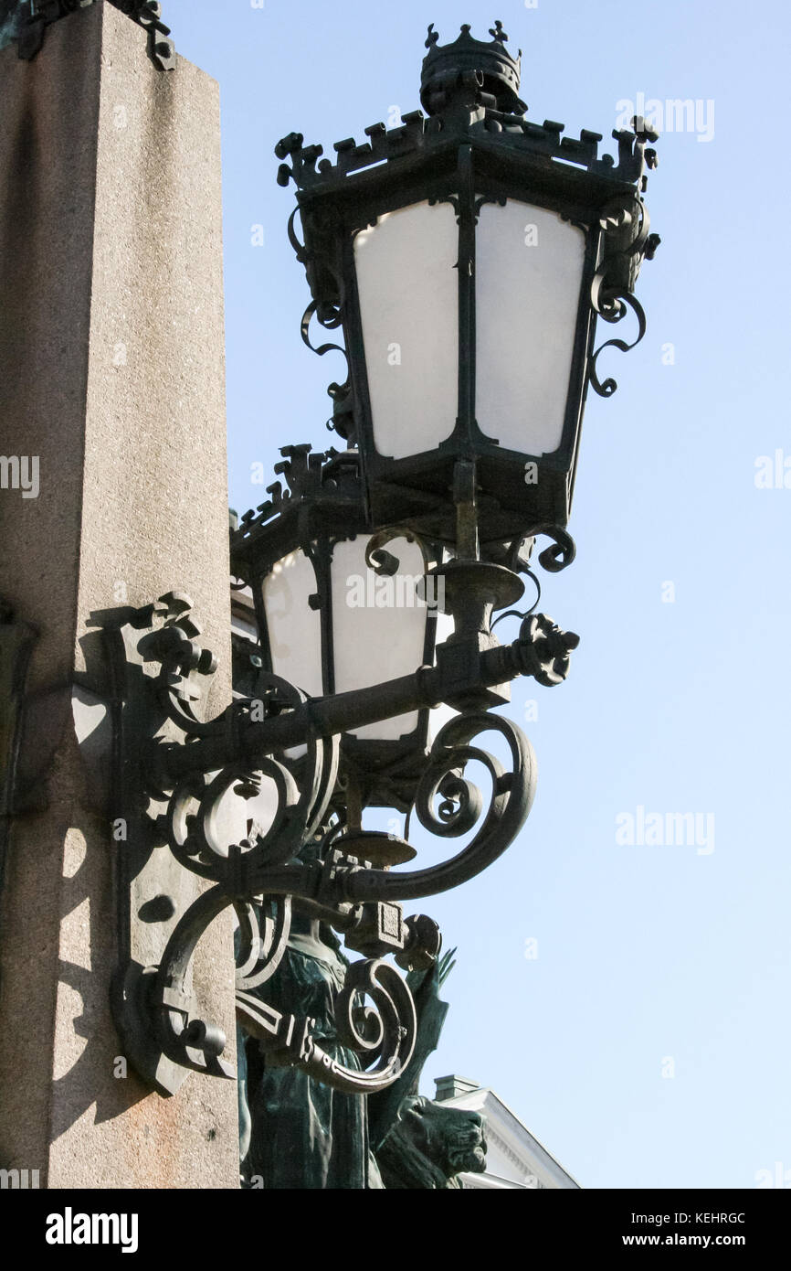 Cast iron street light hi-res stock photography and images - Alamy