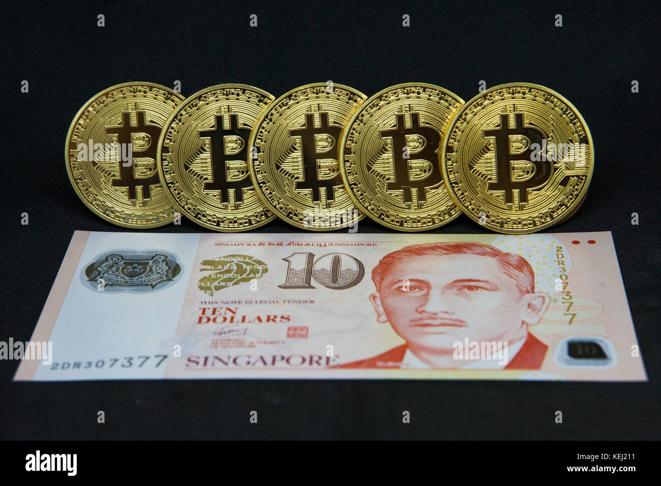 Singapore dollar sgd hi-res stock photography and images - Alamy