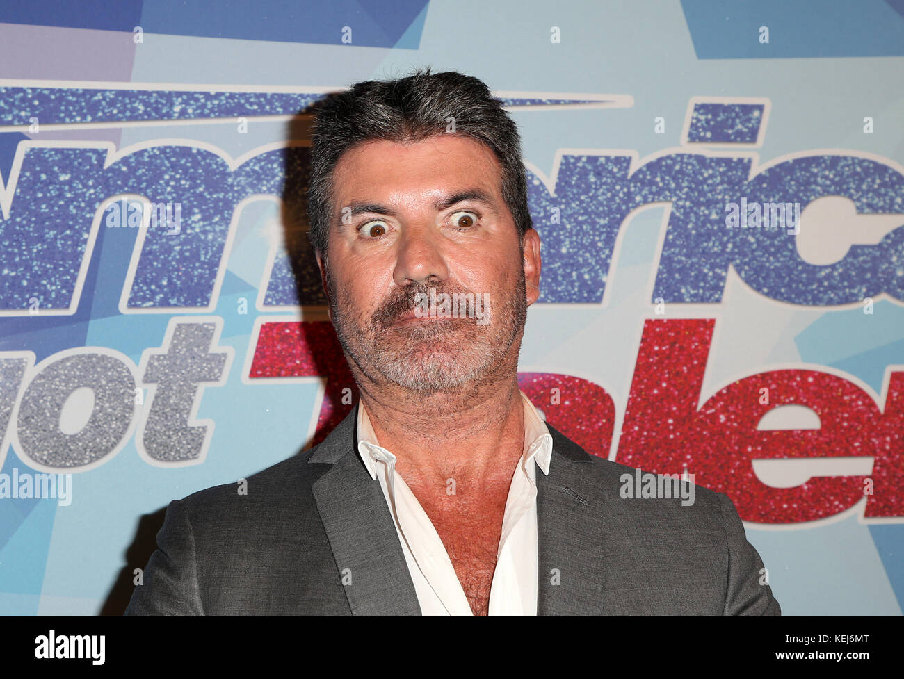 Simon cowell funny face hi-res stock photography and images - Alamy