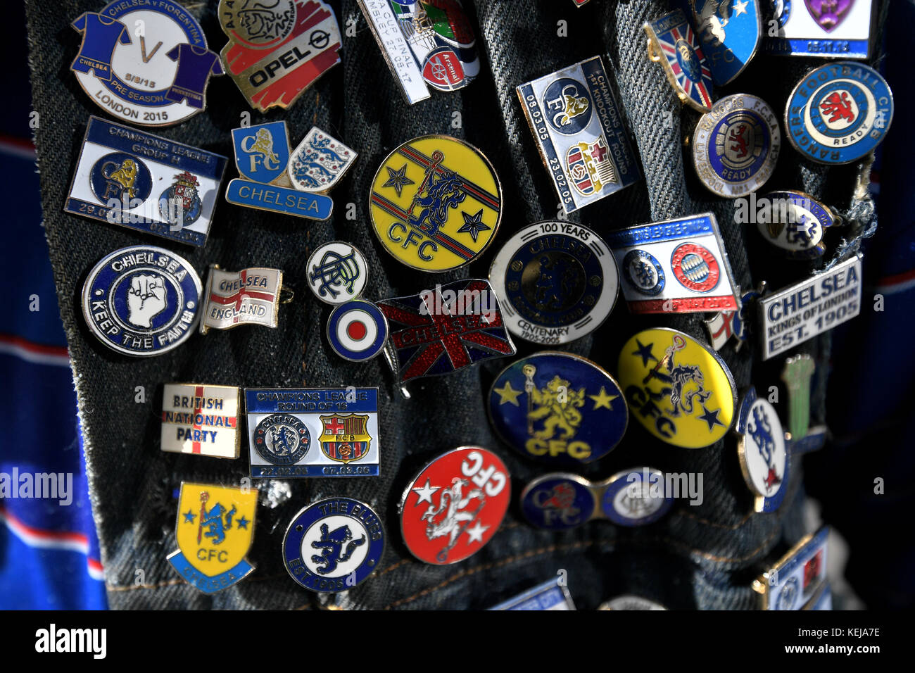 Badge épingle Chelsea FC 'Born A Blue' - Insigne Supporter Neuf, Football