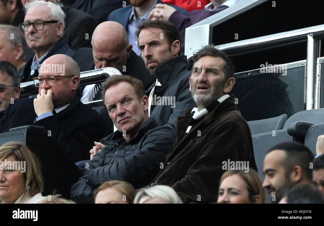 England manager Gareth Southgate, Sting and Jimmy Nail during the Premier League match at St James' Park, Newcastle. PRESS ASSOCIATION Photo. Picture date: Saturday October 21, 2017. See PA story SOCCER Newcastle. Photo credit should read: Owen Humphreys/PA Wire. RESTRICTIONS: No use with unauthorised audio, video, data, fixture lists, club/league logos or 'live' services. Online in-match use limited to 75 images, no video emulation. No use in betting, games or single club/league/player publications. Stock Photo