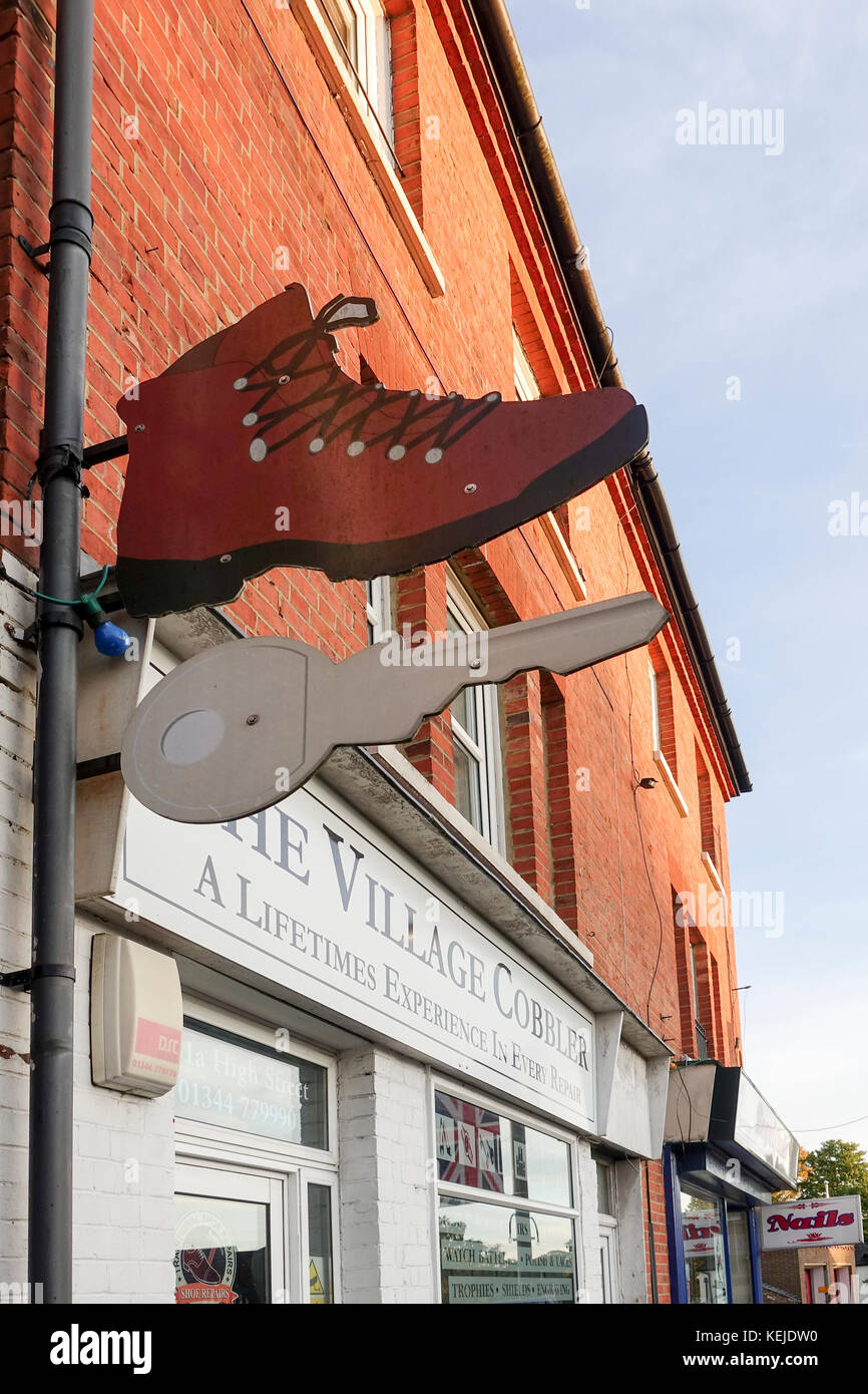 Trade Signs for Cobblers in Crowthorne, Berkshire Stock Photo