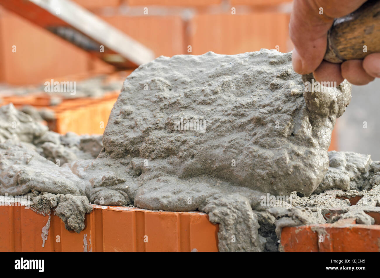 Раствор кладочный цементный м100. Раствор для кирпича. Раствор для кирпича. Известь в кладке. Цемент для кладки кирпича.