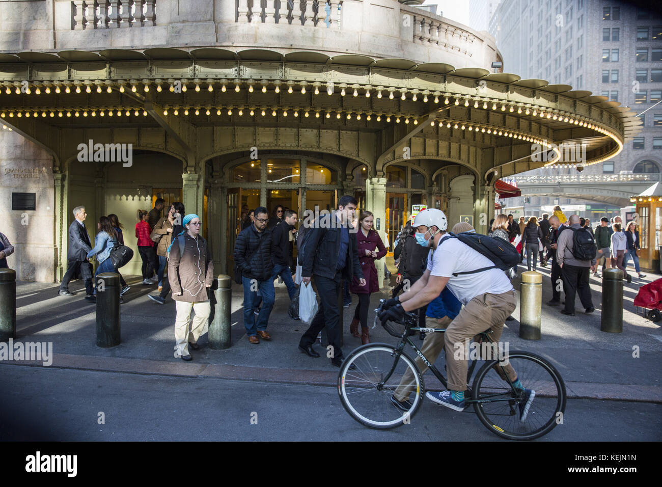 Grand central station exterior 42nd hi-res stock photography and images -  Alamy