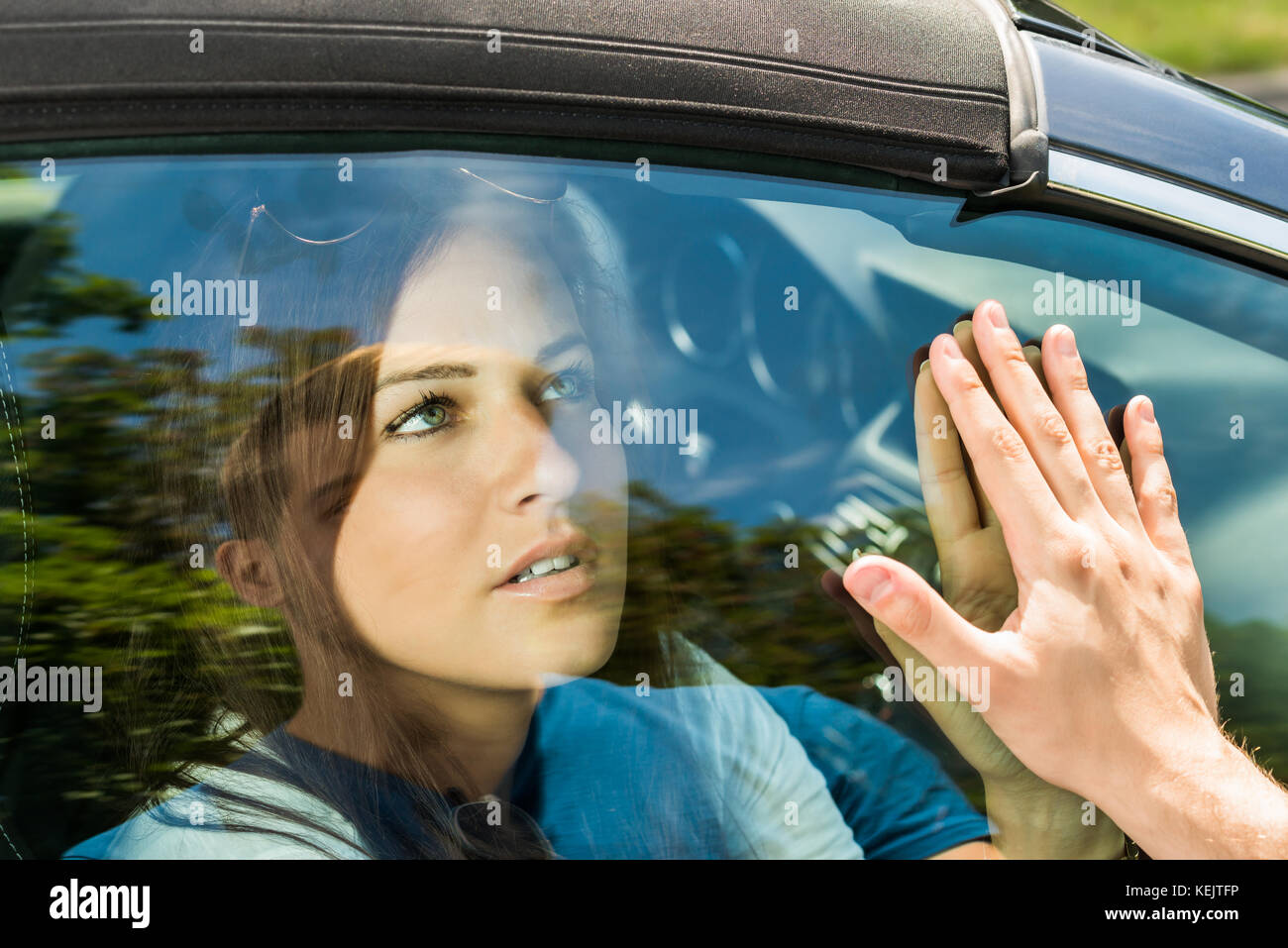 Sad goodbye hi-res stock photography and images - Alamy