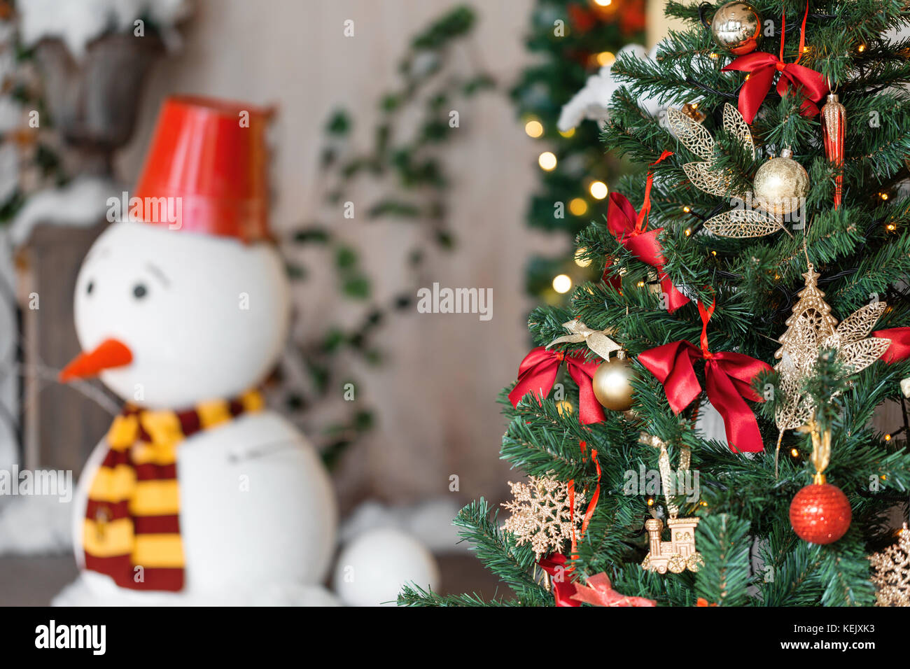 Christmas balls and garland on the fir tree Stock Photo - Alamy