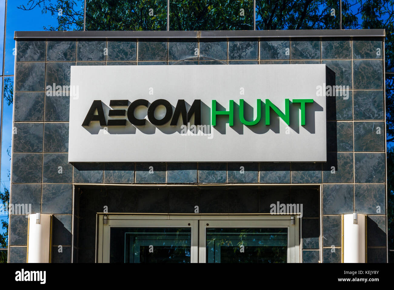 Indianapolis - Circa October 2017: AECOM Hunt Construction Group headquarters. AECOM Hunt is a builder of large projects including sports stadiums air Stock Photo