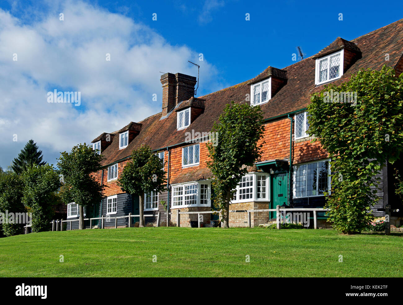Cottages on the village green, Groombridge, Kent, England UK Stock