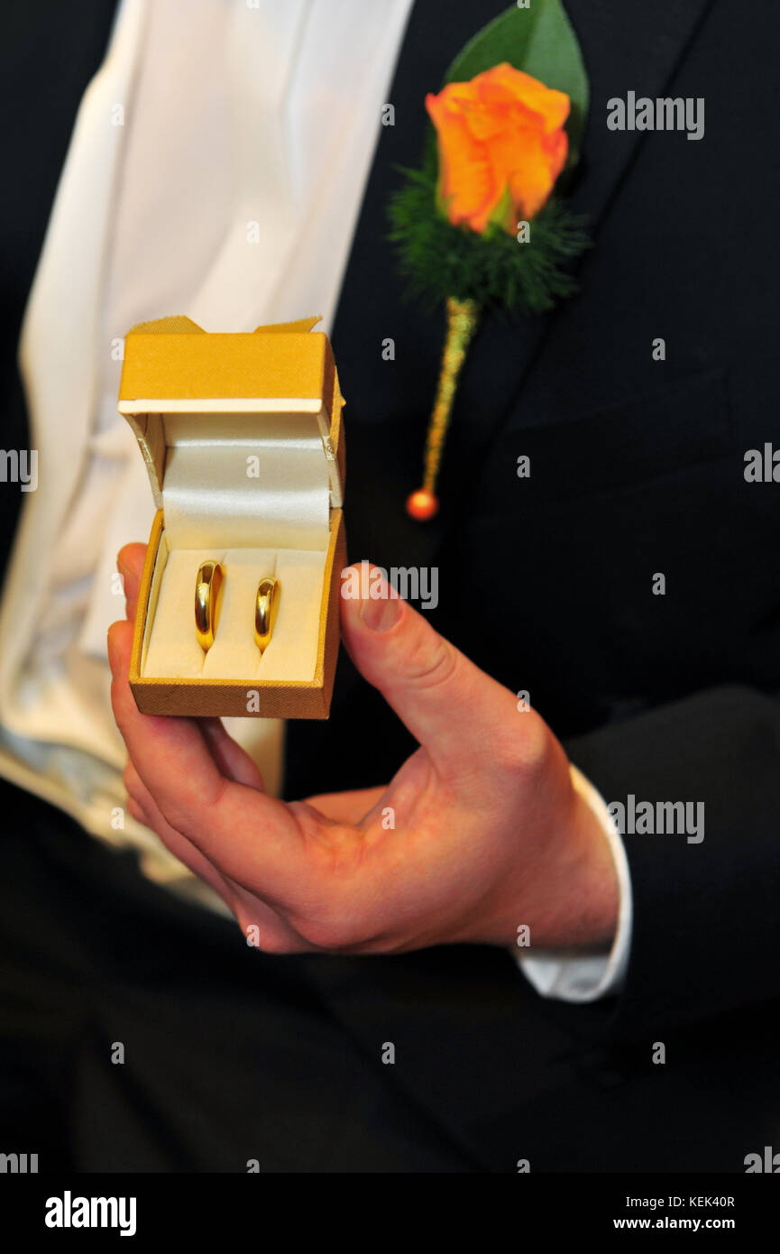 Anniversary Bridal Bride Couple Hands Love Flowers Rings Relationship People Wedding Old Man Women Lifestyle Jeweler Jewelery Jewelry Stock Photo Alamy