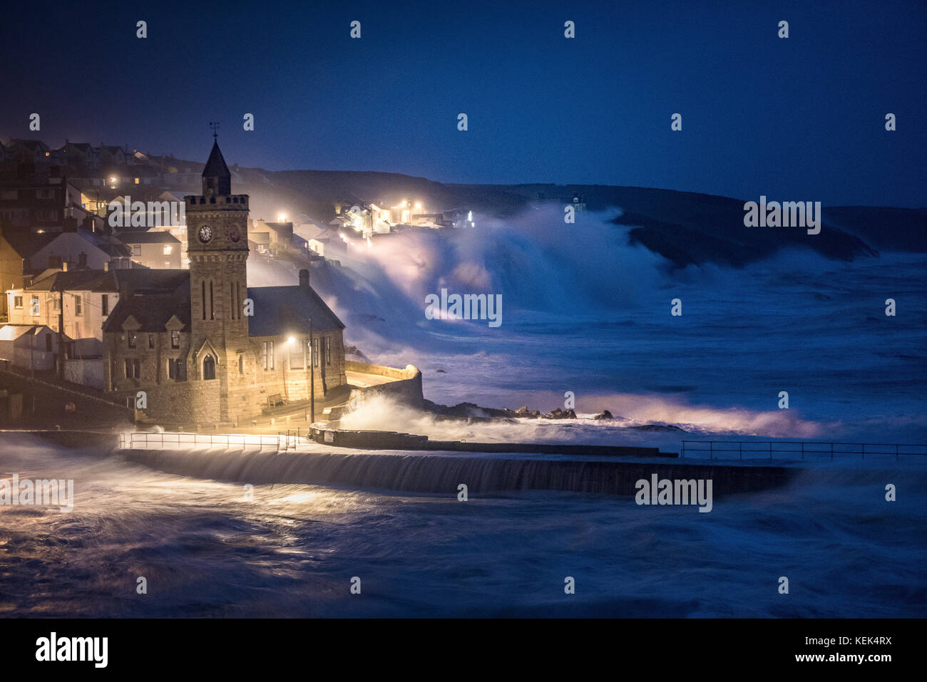 Porthleven, UK. 21st Oct, 2017. UIK Weather. Storm Brian in the early