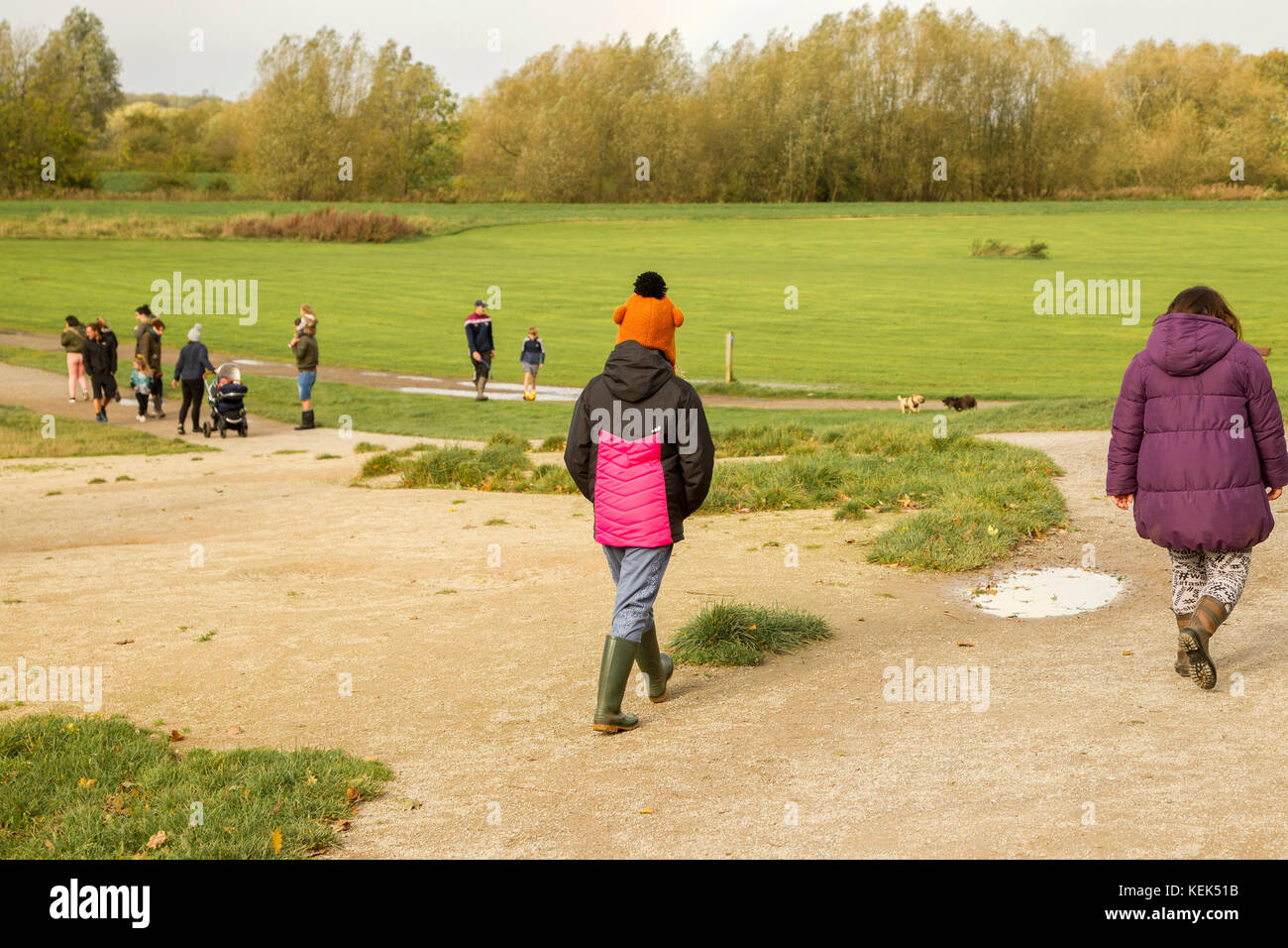 Wakefield. 21st Oct, 2017. UK Weather. Pugneys Watersports Centre and