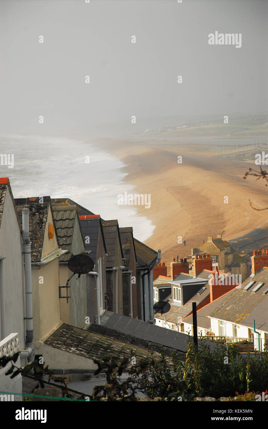 Portland, Dorset, UK. 21st Oct, 2017. UK Weather. Huge waves batter