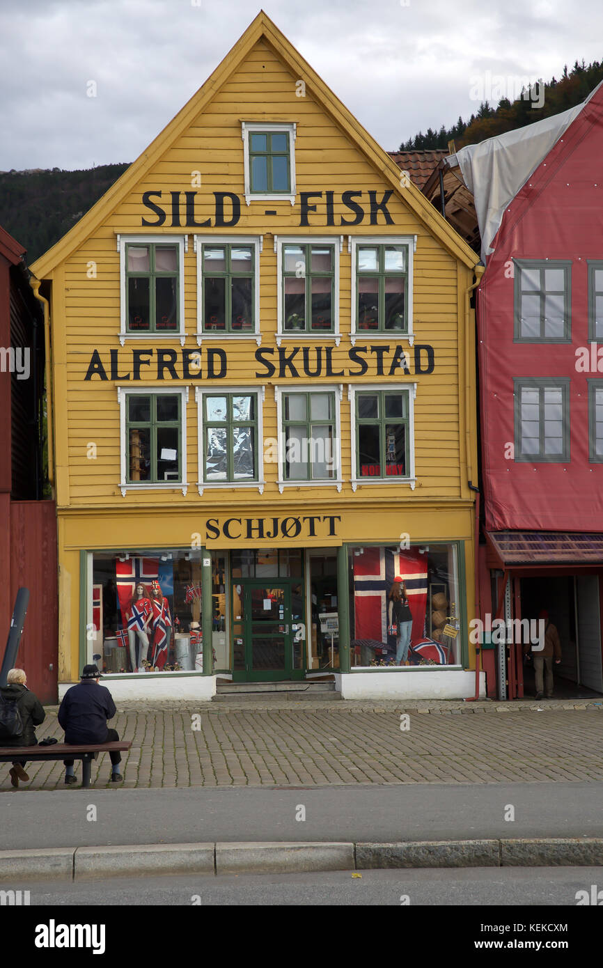 Bergen, Norway. 22nd Oct, 2017. Autumn sunshine across Bergen in Norway