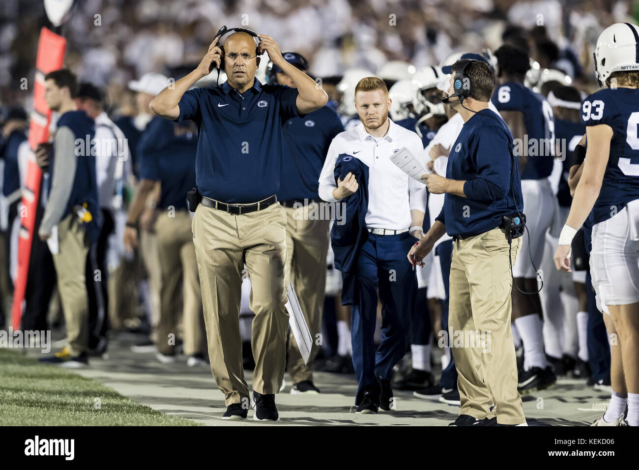 University Park, Pennsylvania, USA. 21st Oct, 2017. October 21, 2017: Penn State Nittany Lions head coach James Franklin during the NCAA football game between the Michigan Wolverines and the Penn State Nittany Lions at Beaver Stadium in University Park, Pennsylvania. Credit: Scott Taetsch/ZUMA Wire/Alamy Live News Stock Photo