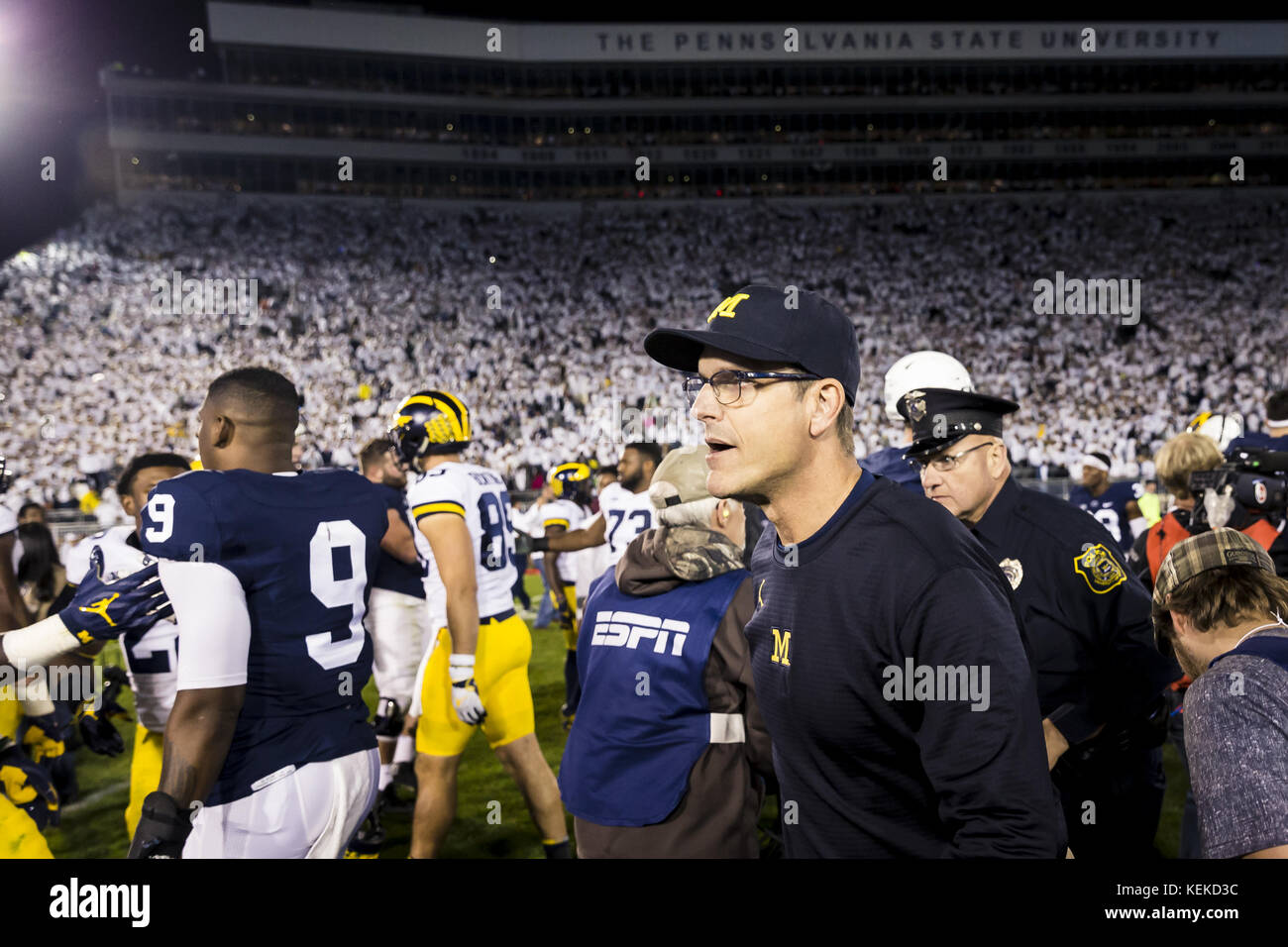 University Park, Pennsylvania, USA. 21st Oct, 2017. October 21, 2017: Michigan Wolverines head coach Jim Harbaugh after the NCAA football game between the Michigan Wolverines and the Penn State Nittany Lions at Beaver Stadium in University Park, Pennsylvania. Credit: Scott Taetsch/ZUMA Wire/Alamy Live News Stock Photo