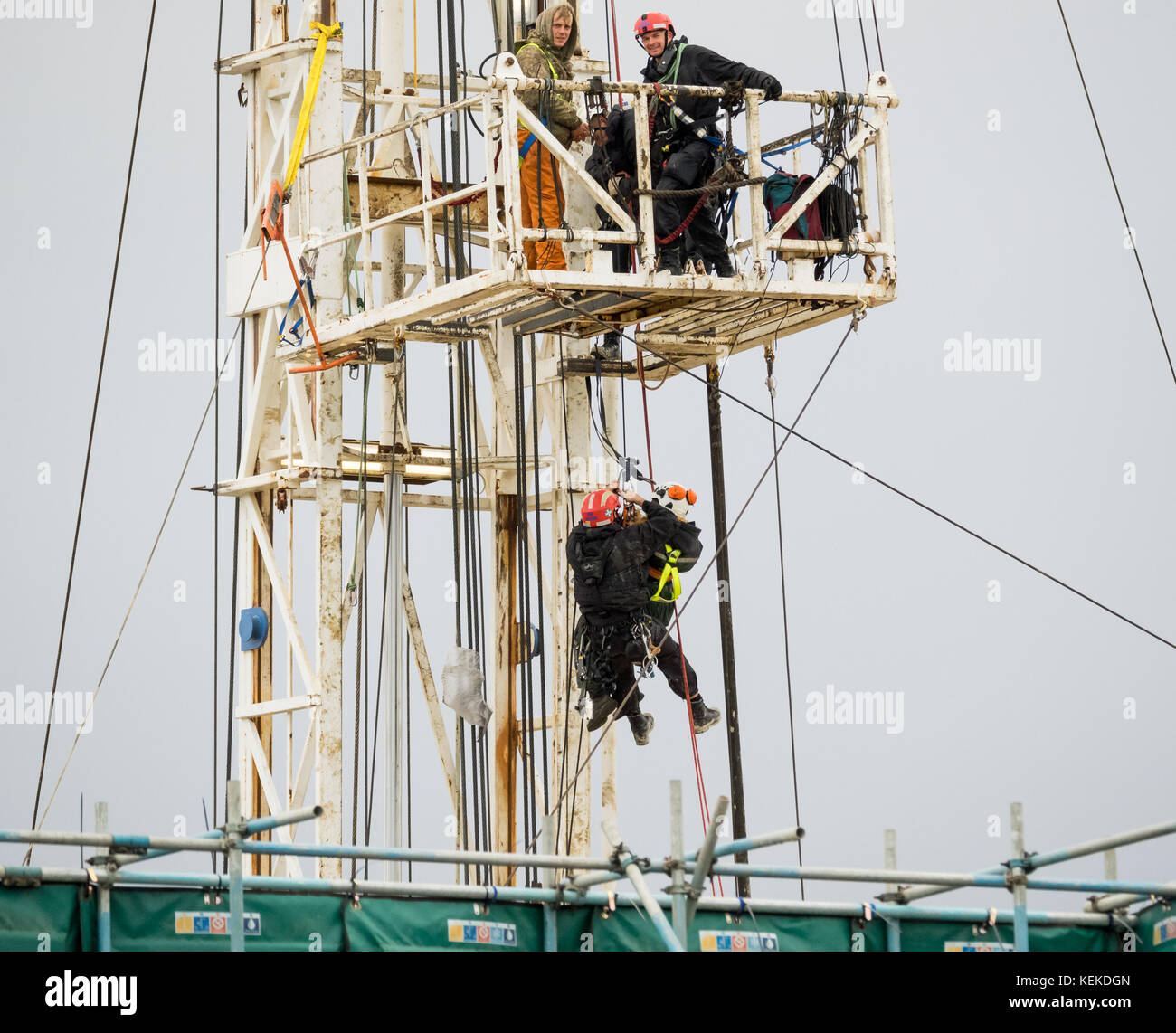 Workover rig hi-res stock photography and images - Alamy