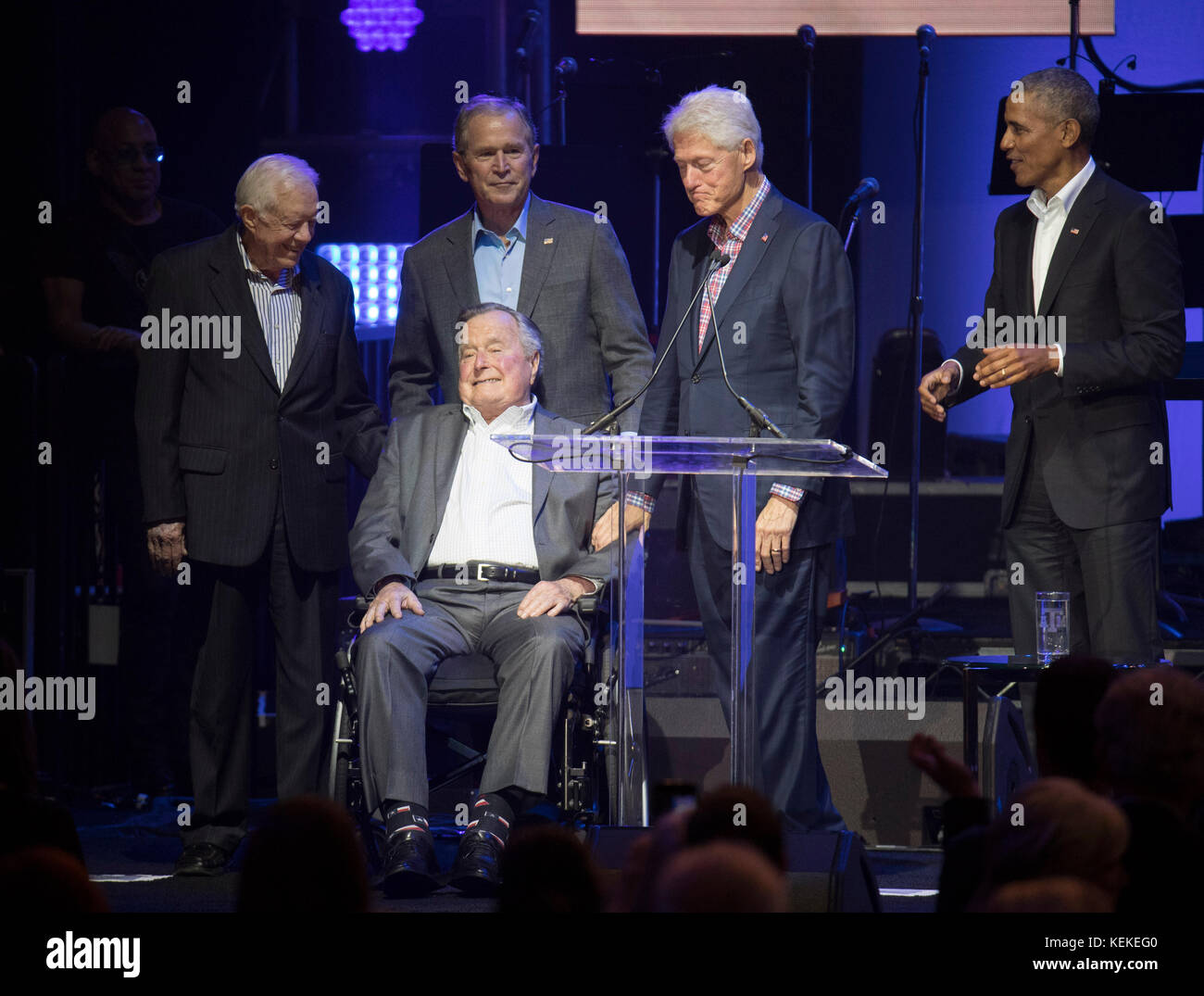 College Station, Texas USA Oct. 21, 2017: The five living former U.S. Presidents onstage at Texas A&M University's Reed Arena for a One America Response concert and fund raiser for hurricane and storm relief. Left to right, former presidents Jimmy Carter, George H.W. Bush, George W. Bush, Bill Clinton and Barack Obama appear midway in the concert. Credit: Bob Daemmrich/Alamy Live News Stock Photo