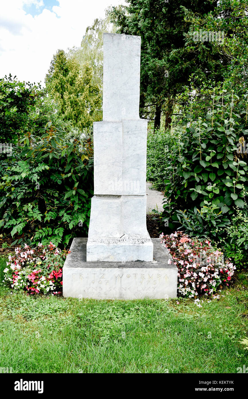 Vienna (Austria), Central Cemetery; Wien, Zentralfriedhof - Grab Fritz Wotruba Stock Photo